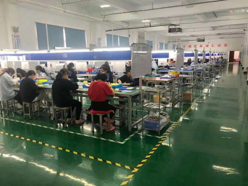 來鳳人注意！利川箱包廠急招女工300人，包吃住待遇好，綜合工資3000+，把工作機會留在身邊